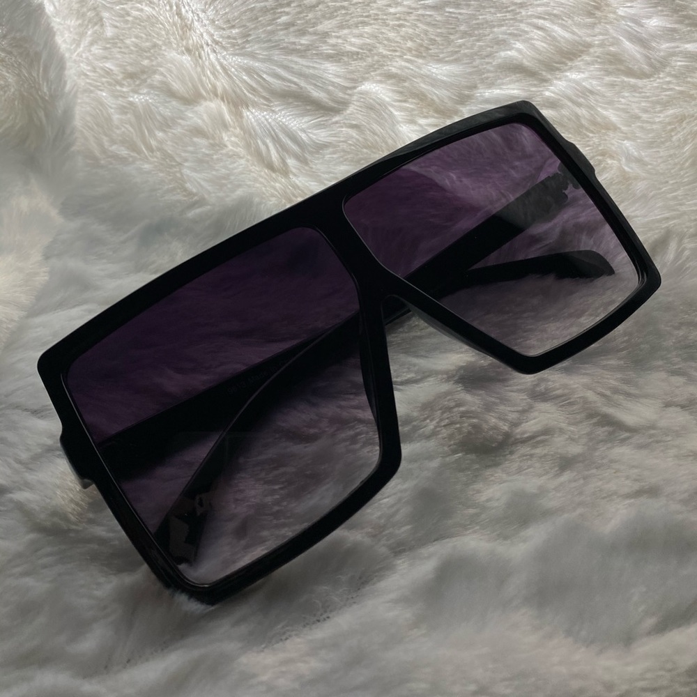 Oversized Frames